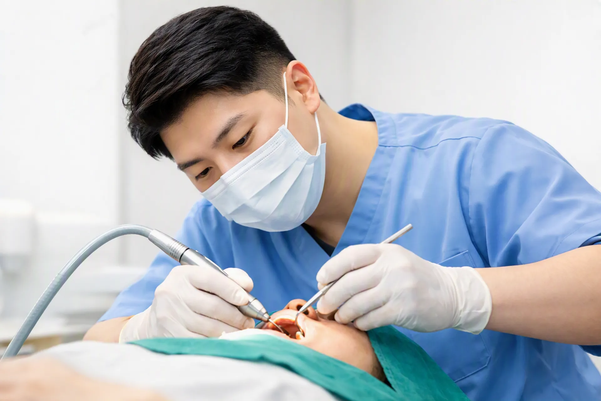 K Dental Hospital キム・ジンファン先生の治療風景