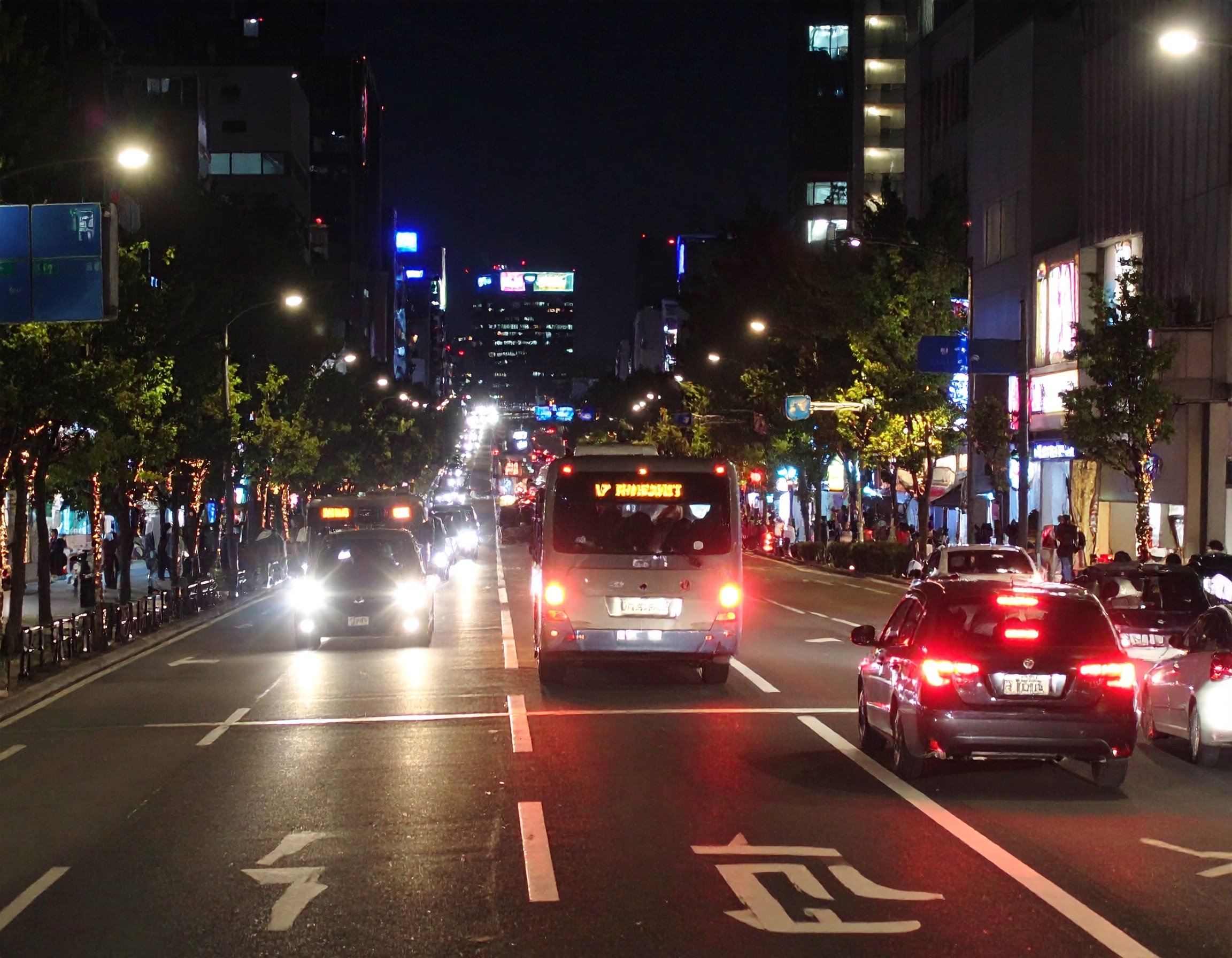 Le Blanc Dental Clinic 大通り